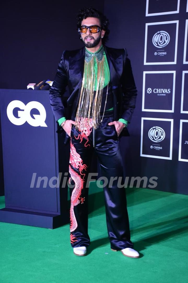 Ranveer Singh made heads turn with his usual fashion statements, in a non-formal suit with a dragon motif on the pants.