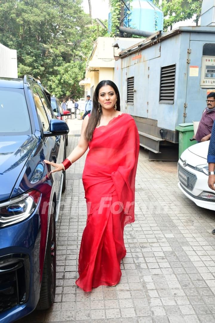 Kajol is making our hearts skip a beat in this red saree