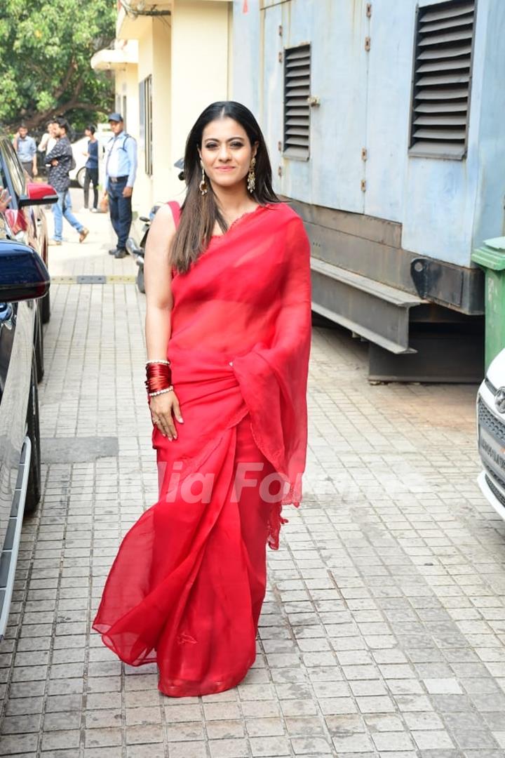 Kajol is making our hearts skip a beat in this red saree