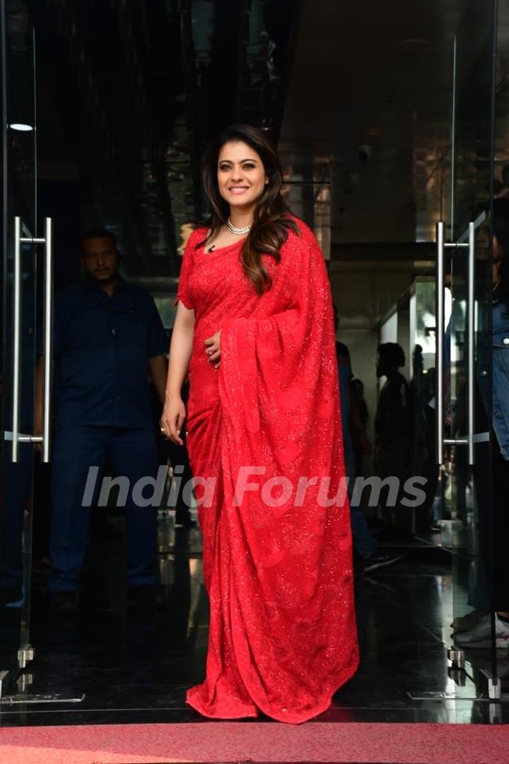 Kajol looks ravishing in a red saree on the sets of Jhalak Dikhhla Jaa 10