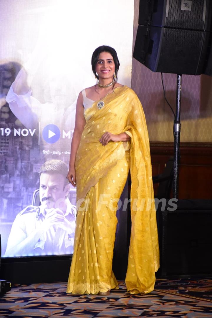 Sonali Kulkarni spotted at the press meet of Dharavi Bank 