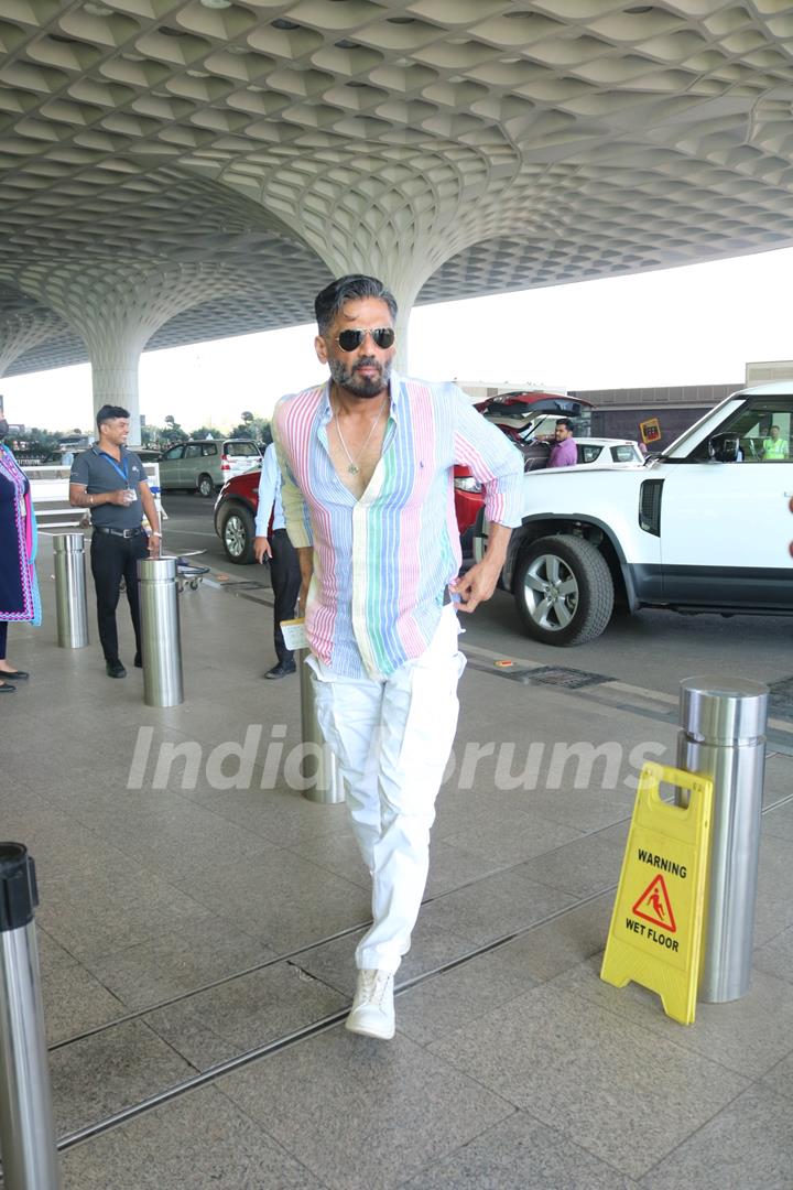 Suniel Shetty spotted at the Mumbai airport