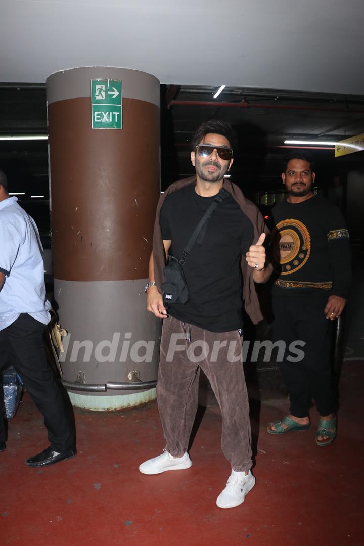 Aparshakti Khurana spotted at the Mumbai airport