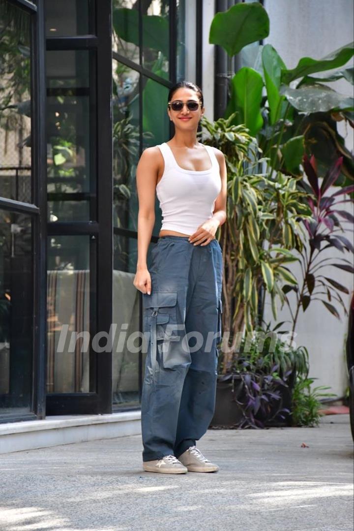 Vaani Kapoor spotted at Maddock office in Santacruz 