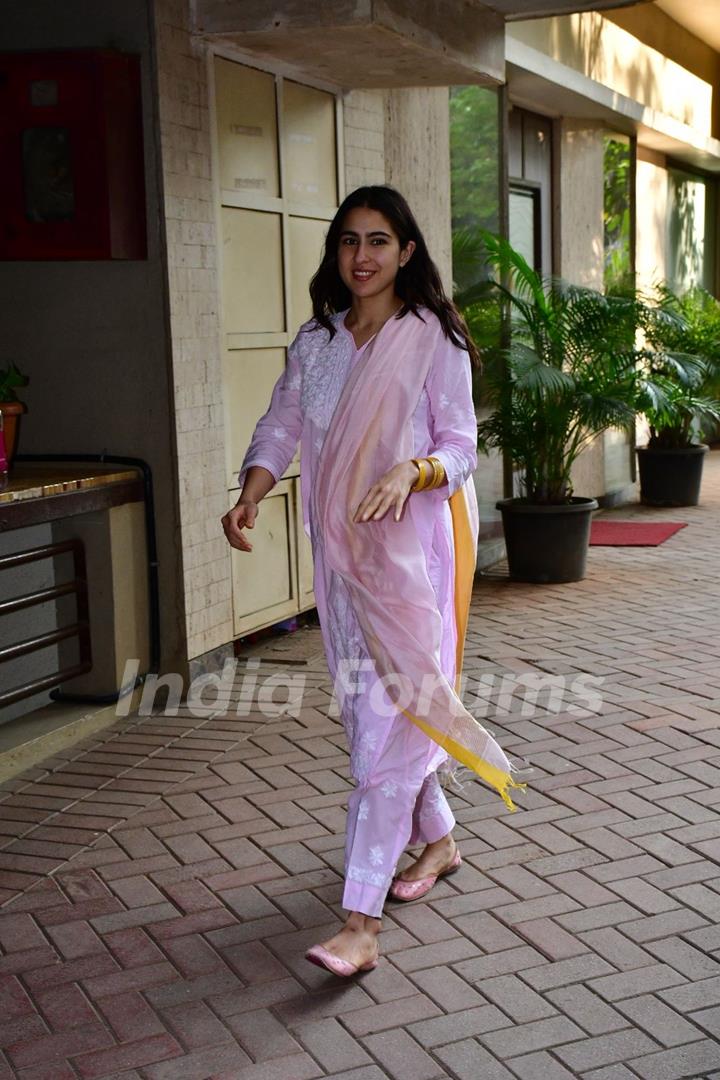 Sara Ali Khan spotted in Bandra