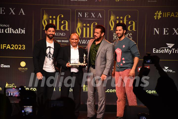 Farhan Akhtar, Varun Dhawan and Salman Khan 