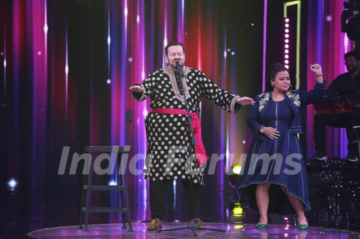 Nitin Mukesh snapped on the set of  Sa Re Ga Ma Pa Li'l Champs