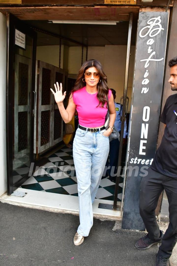 Shilpa Shetty spotted in Bandra