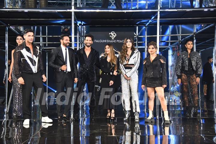 Zayed Khan, Shane Peacock, Shahid Kapoor, Falguni Peacock, Ananya Birla