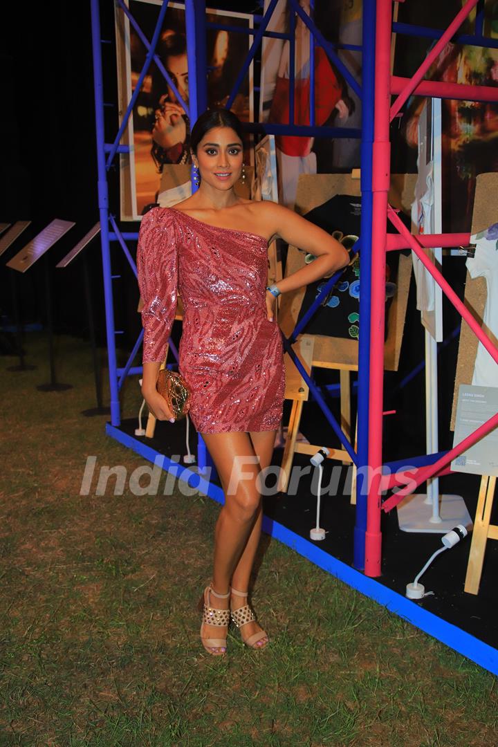 Shriya Saran looked gorgeous in a shimmery one shoulder dress