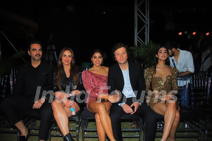 Anusha Dandekar, Shriya Saran, Andrei Koscheev, Karan Tacker