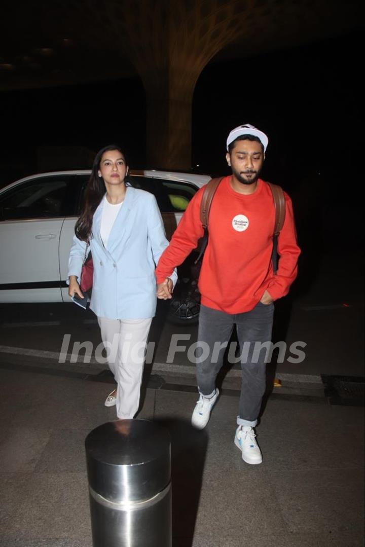 Gauahar Khan and Zaid Darbar spotted at the Mumbai airport