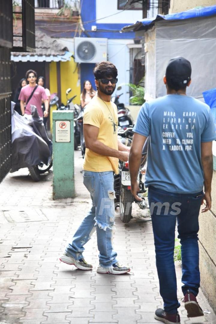 Shahid Kapoor spotted in Bandra