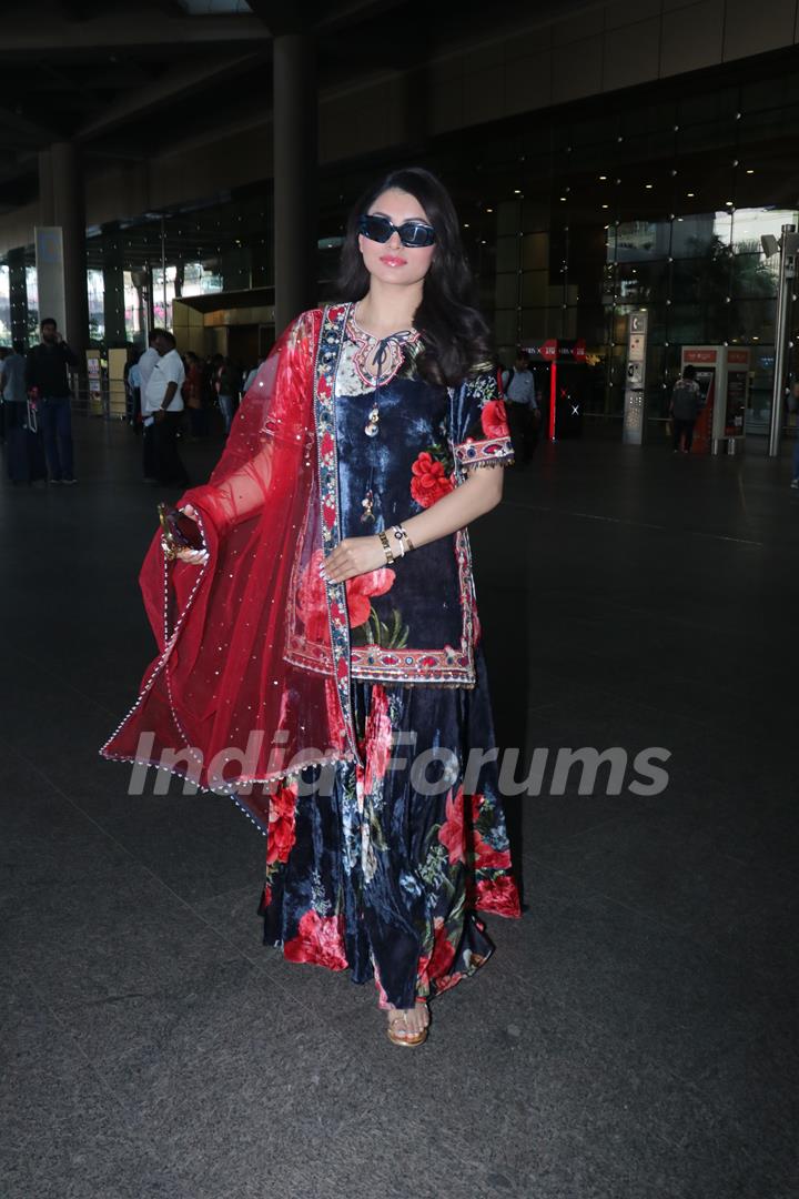 Urvashi Rautela spotted at the Mumbai airport