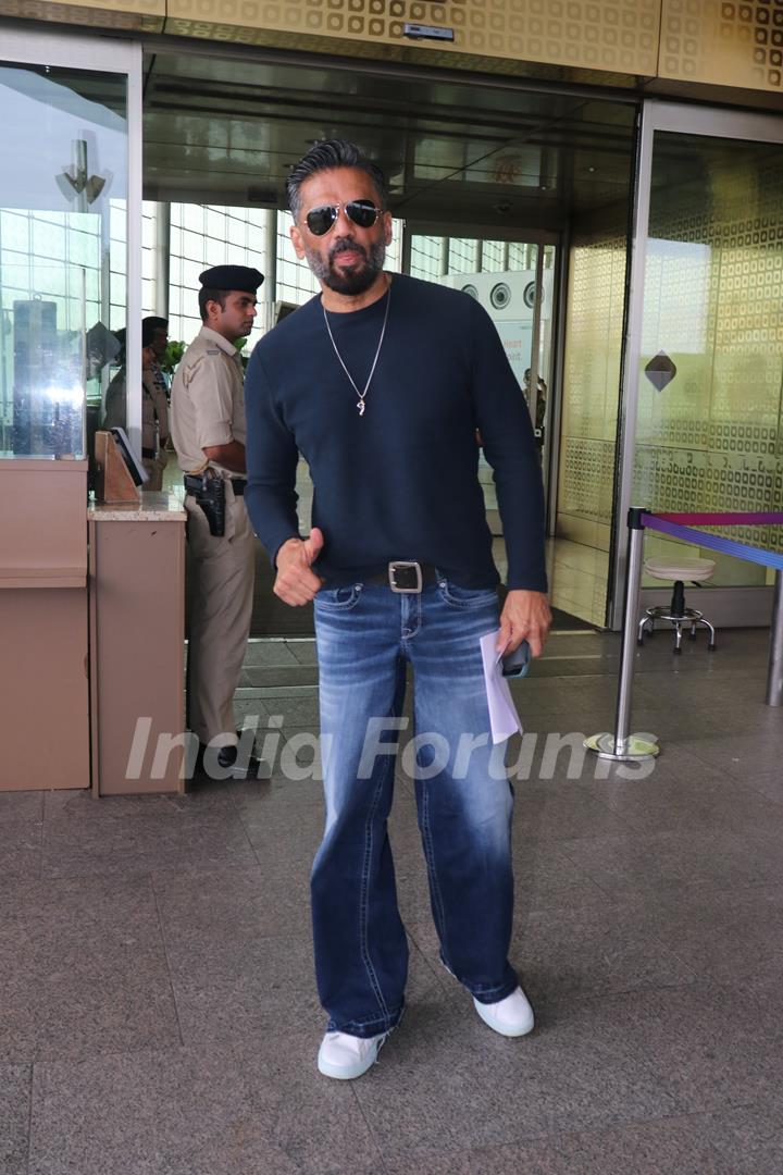 Suniel Shetty spotted at the Mumbai airport