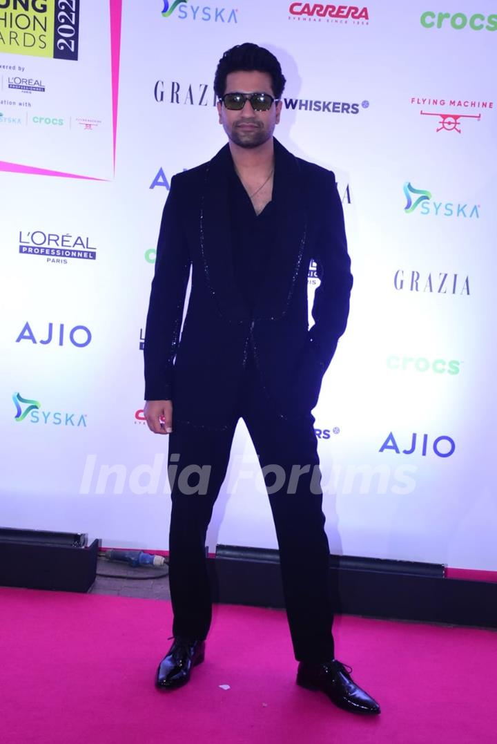 Vicky Kaushal looked dapper in a black suit at the Grazia Fashion Awards last night