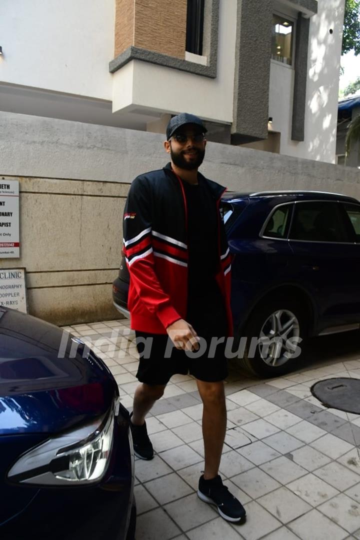 Siddhant Chaturvedi spotted in Juhu 