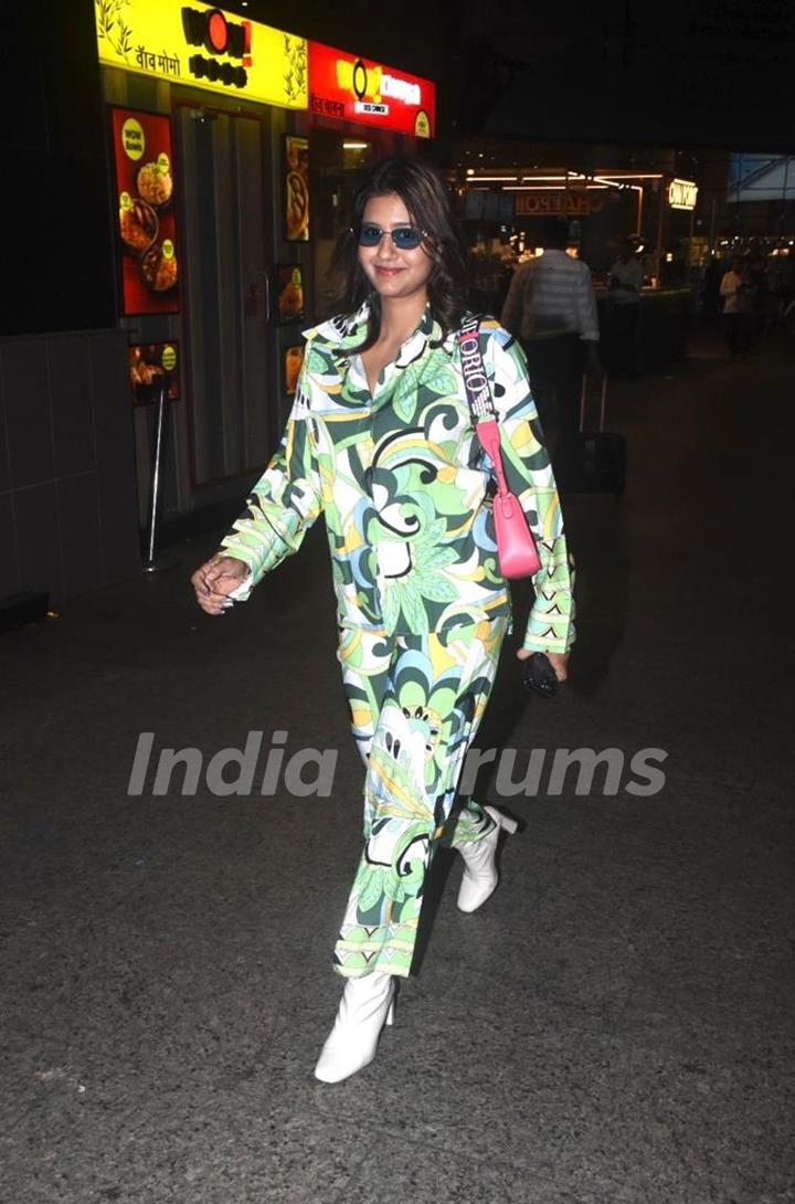 Anjali Arora snapped at the Mumbai airport 