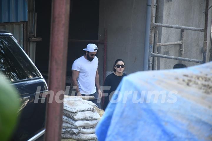 Ranbir Kapoor and Alia Bhatt spotted in Bandra