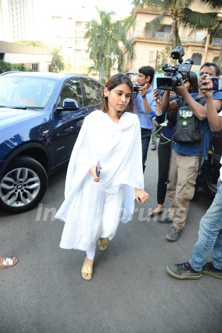 Celebrites spotted Tunisha Sharma's funeral