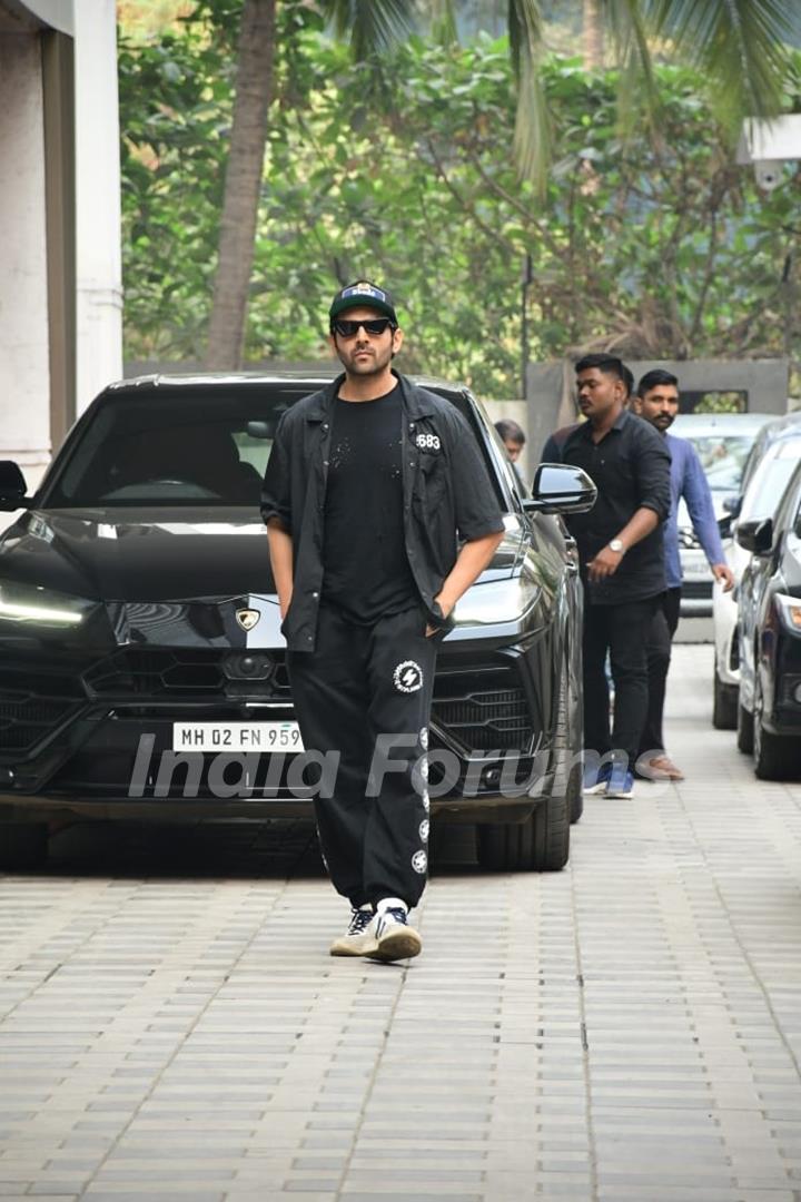 Kartik Aaryan spotted at T-Series office in Andheri 