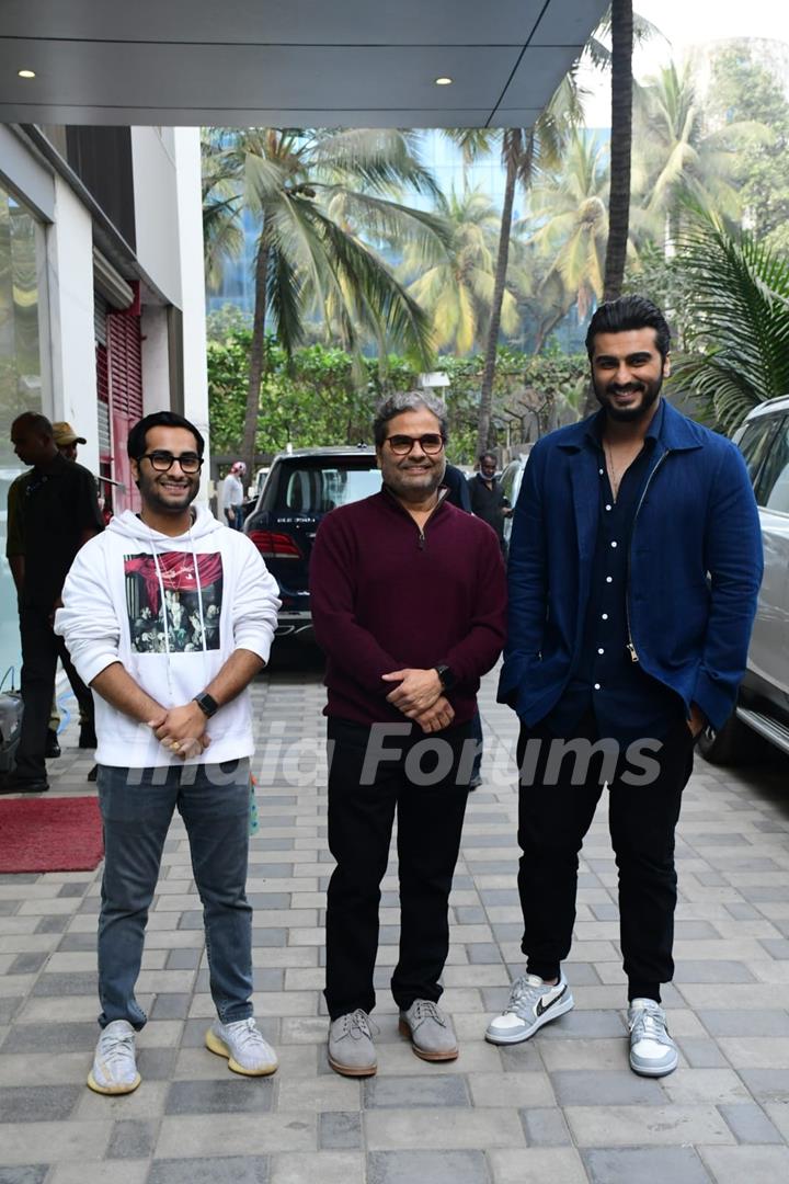 Arjun Kapoor, Aasmaan Bhardwaj, Vishal Bhardwaj snapped promoting their upcoming film Kuttey at T-Series office in Andheri 