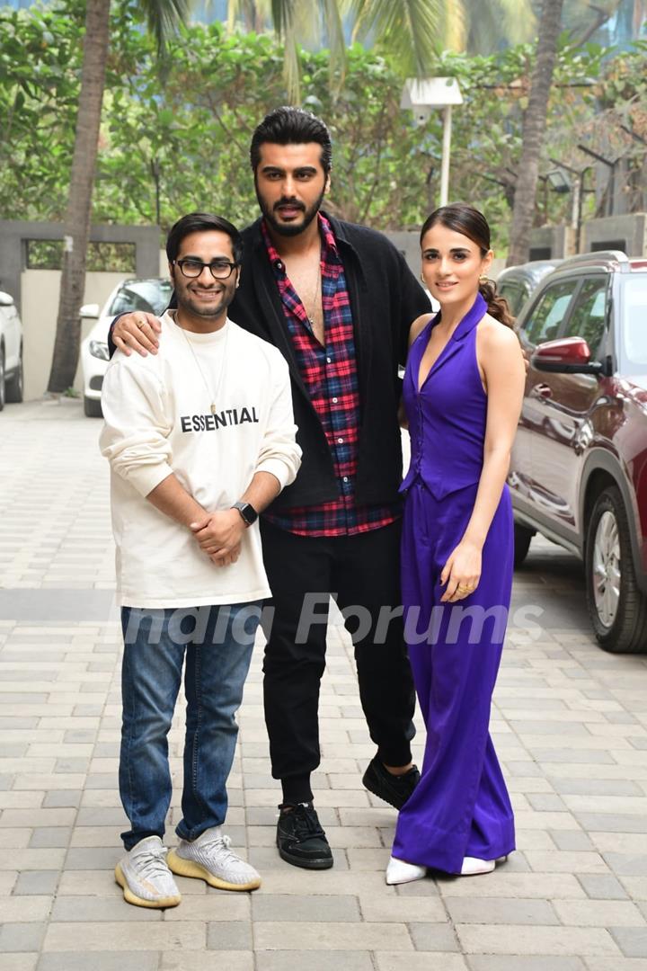 Arjun Kapoor, Aasmaan Bhardwaj, Radhika Madan snapped promoting upcoming film Kuttey at T-Series Office in Andheri 