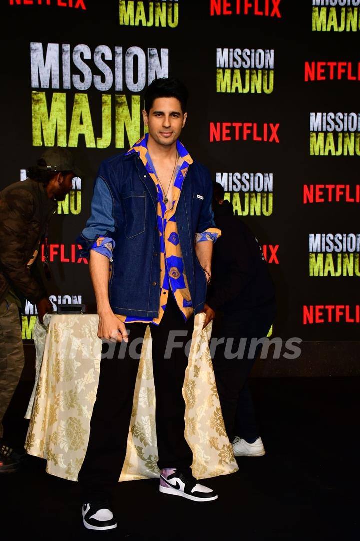 Sidharth Malhotra snapped at trailer launch of Mission Majnu