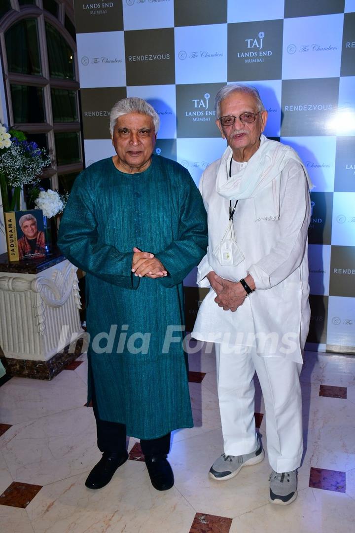 Javed Akhtar, Gulzar