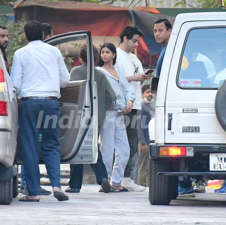  Aryan Khan and Suhana Khan snapped at a screening of Pathaan