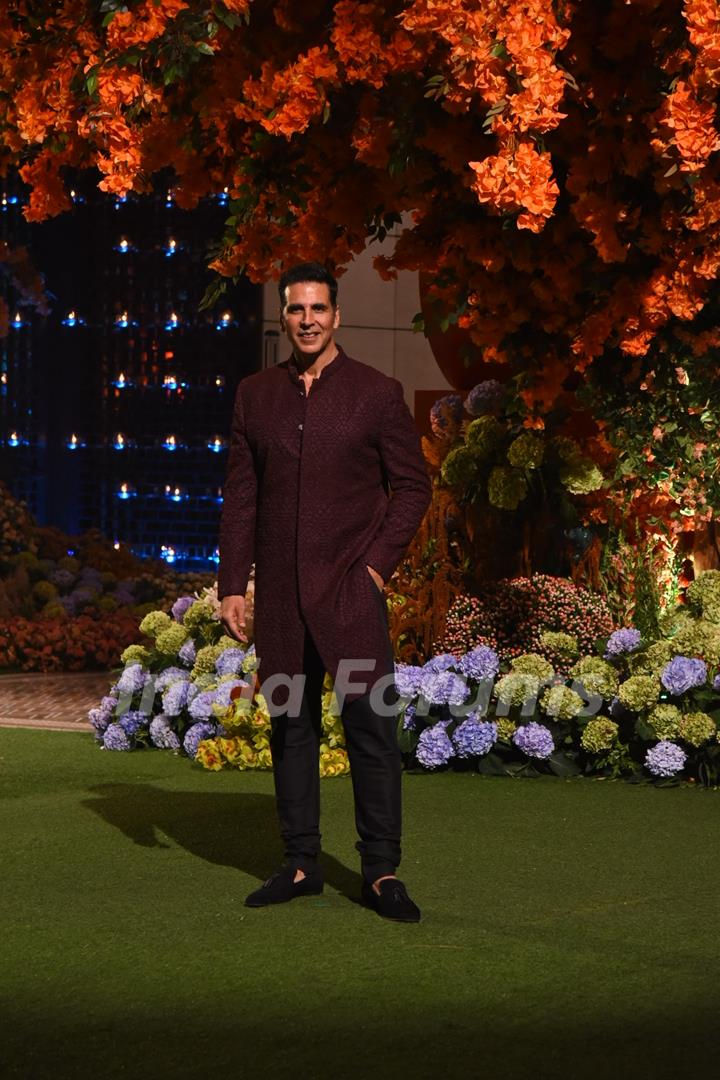 Akshay Kumar wore a maroon kurta as he arrived for Radhika Merchant and Anant Ambani’s engagement ceremony