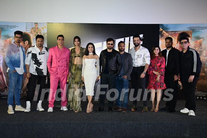 Akshay Kumar, Diana Penty, Nushrratt Bharuccha, Emraan Hashmi, Karan Johar  snapped at the trailer launch of Selfiee