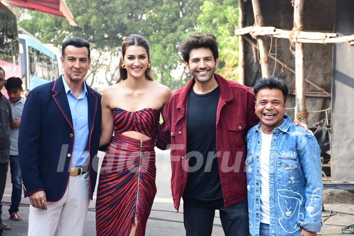 Kartik Aaryan, Kriti Sanon, Rajpal Yadav, Ronit Roy snapped promoting upcoming film Shehzada on the set of The Kapil Sharma Show 