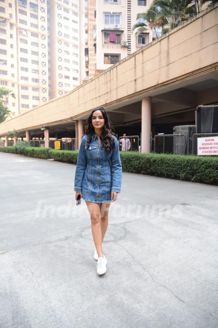 Jasmin Bhasin snapped in the city 