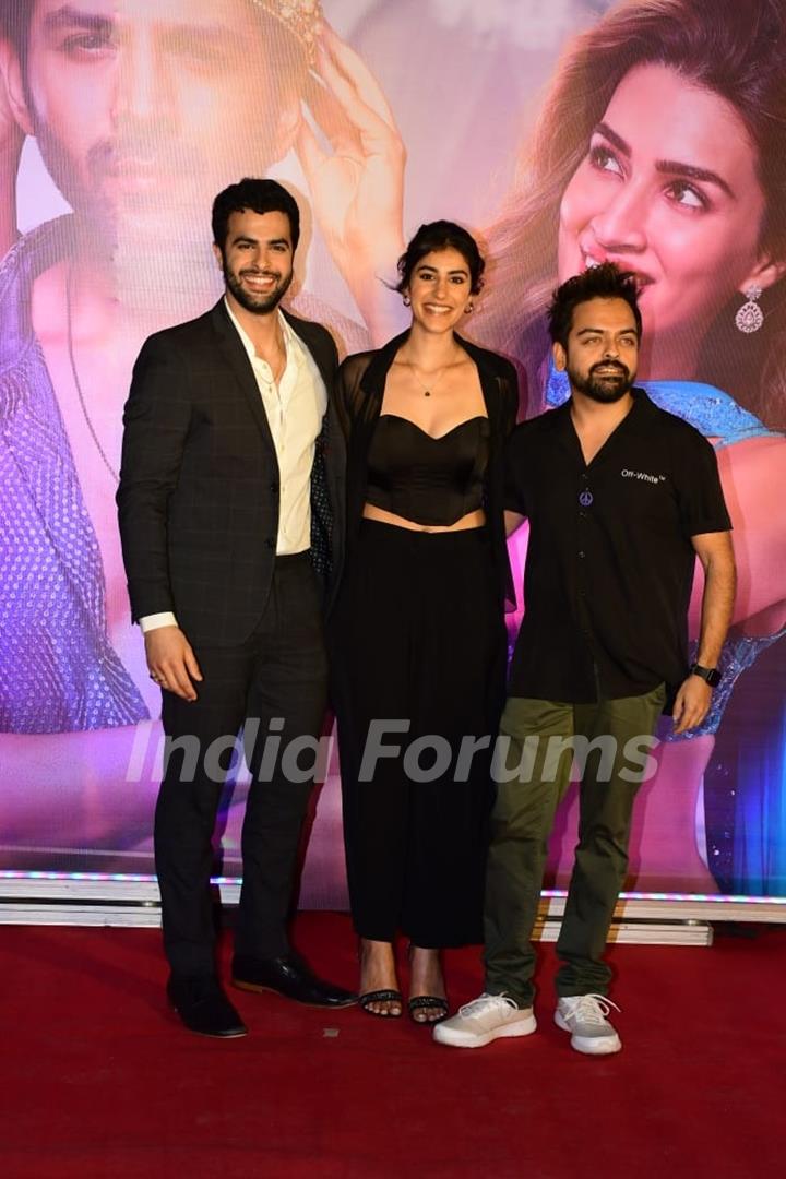 Celebrities grace the screening of Shehzada in Juhu 