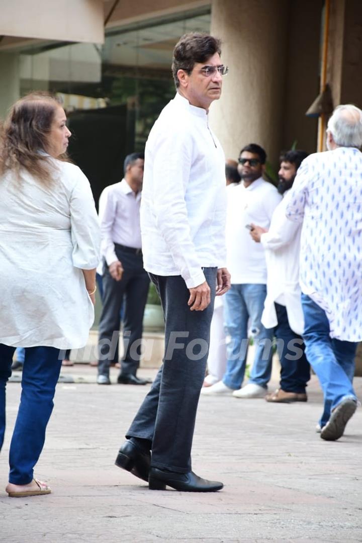 Celebrities snapped Satish Kaushik's funeral