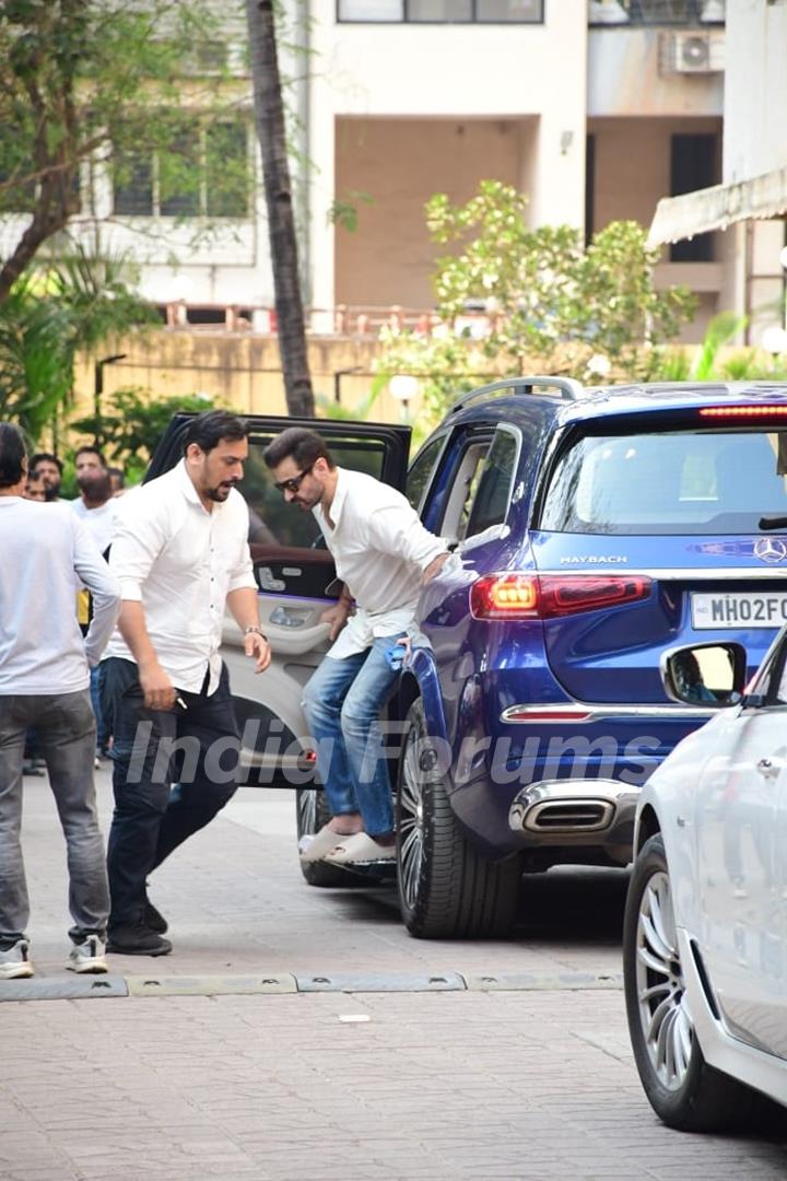 Sanjay Kapoor snapped Satish Kaushik's funeral