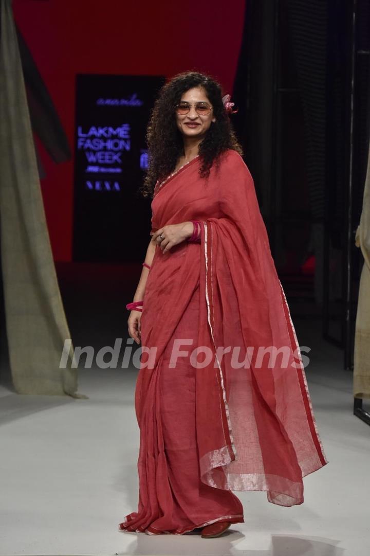 Gauri Shinde walk the ramp at Lakme Fashion Week 2023