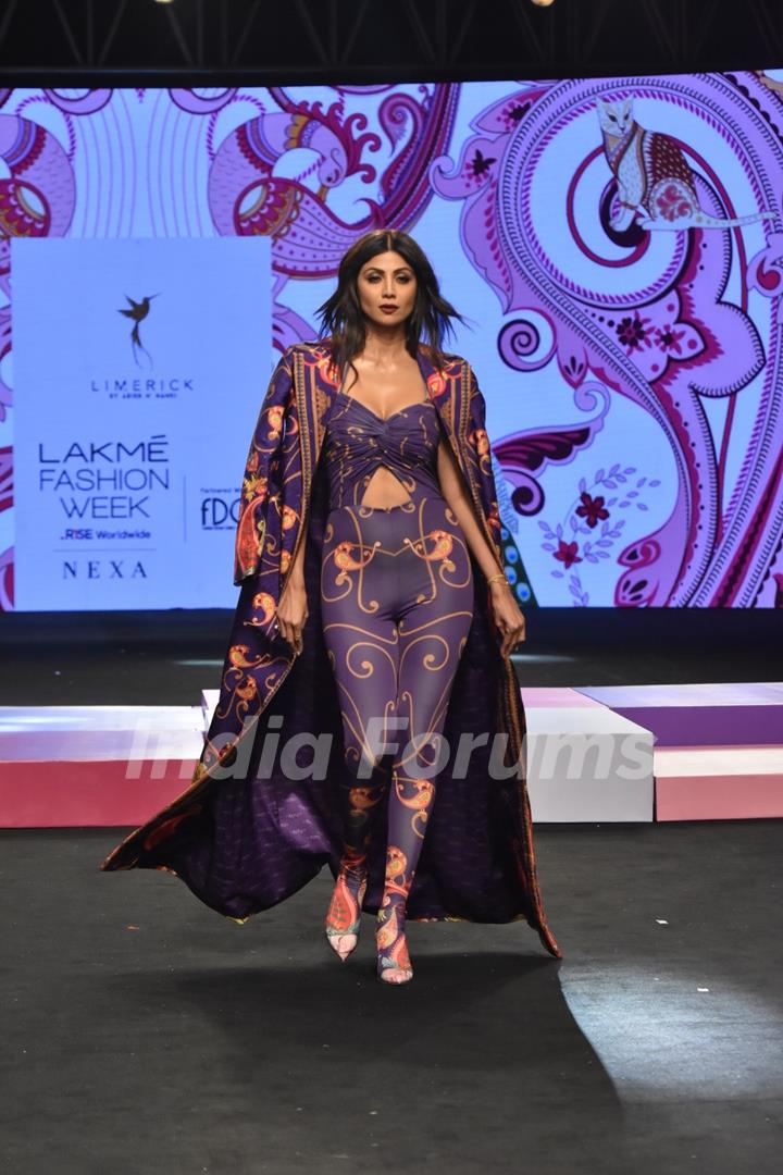 Shilpa Shetty walk the ramp at Lakme Fashion Week 2023 day 2