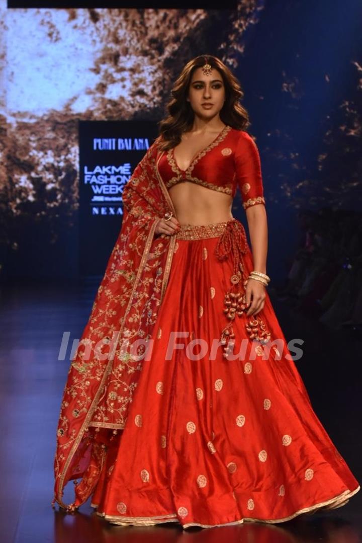 Sara Ali Khan walk the ramp at Lakme Fashion Week 2023 – Day 3