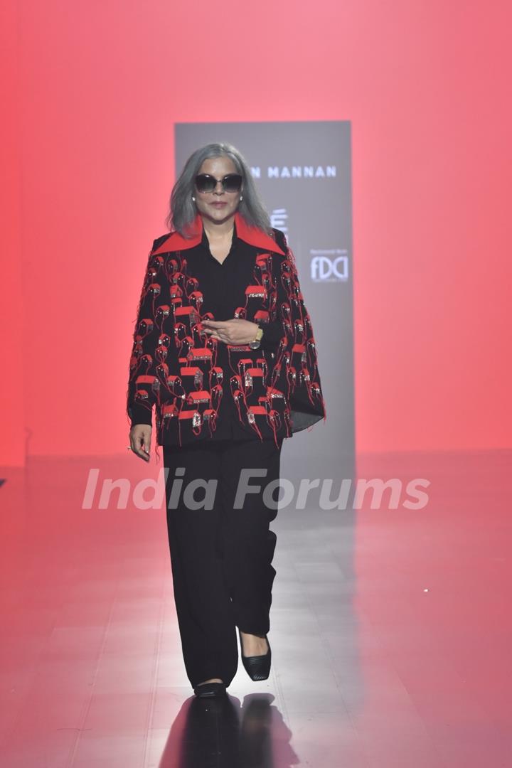 Shabana Azmi walk the ramp at Lakme Fashion Week 2023 – Day 3