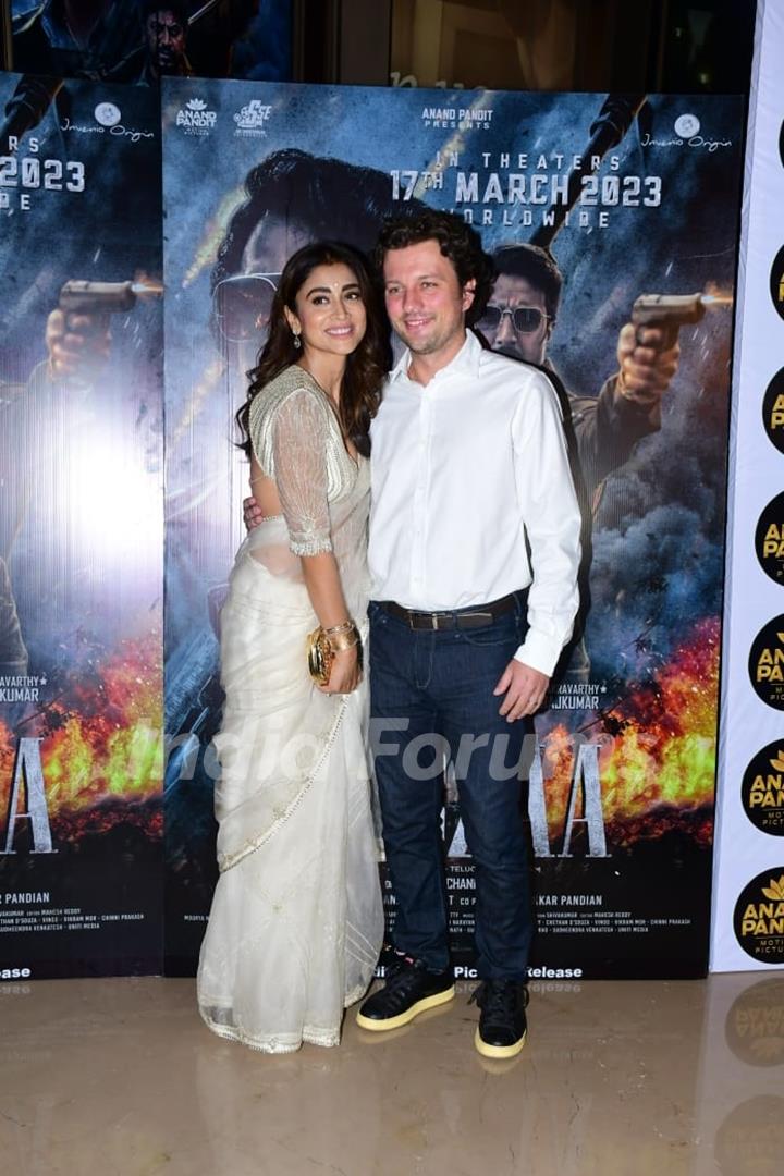 Shriya Saran grace the premiere of Underworld ka Kabzaa