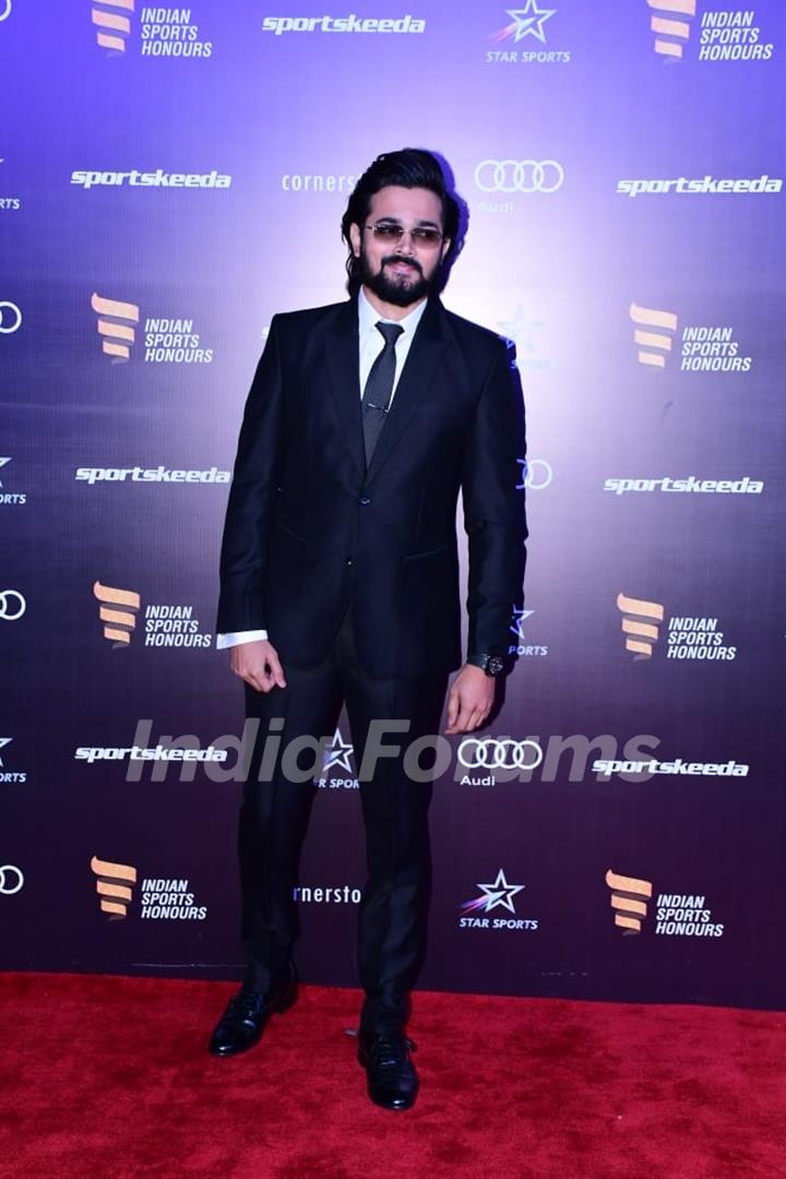 Bhuvan Bam grace the red carpet of fourth edition of Indian Sports Honours