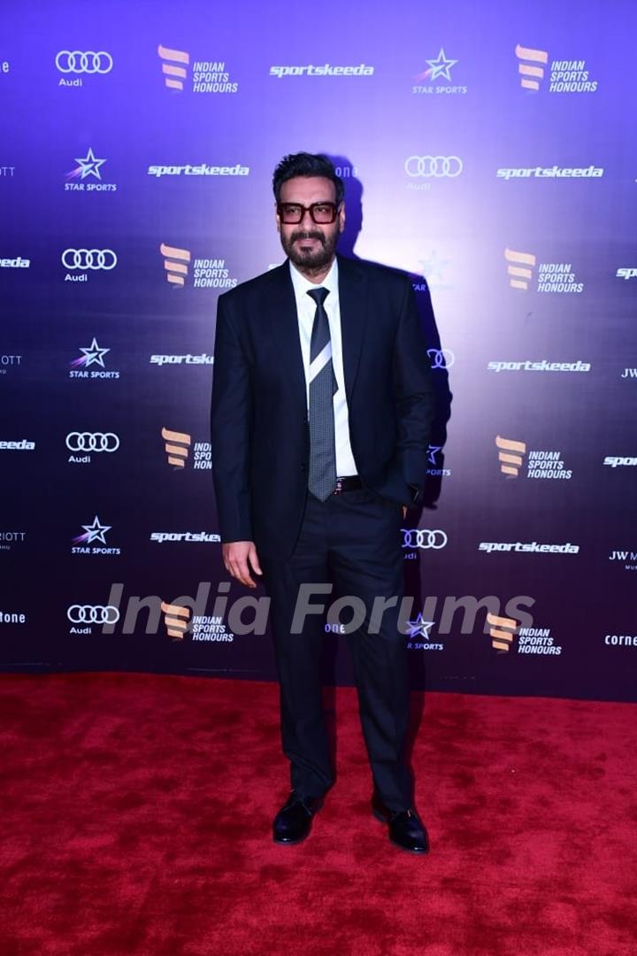 Ajay Devgn grace the red carpet of fourth edition of Indian Sports Honours