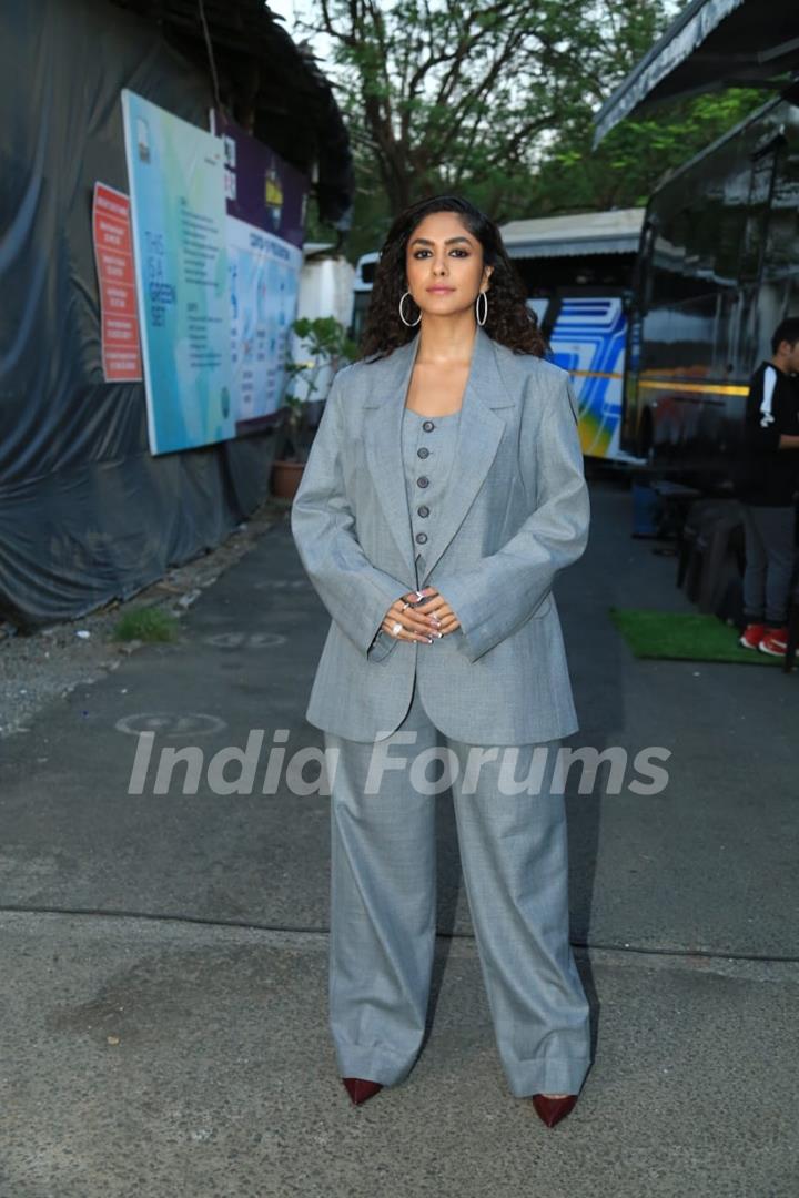 Mrunal Thakur snapped promoting upcoming film Gumraah on the set of The Kapil Sharma Show 