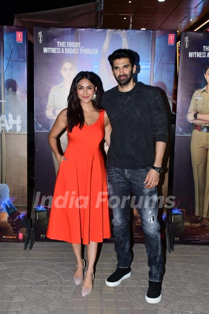 Mrunal Thakur, Aditya Roy Kapur 