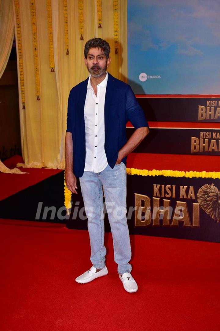 Jagapathi Babu snapped at the trailer launch of Kisi Ka Bhai Kisi Ki Jaan