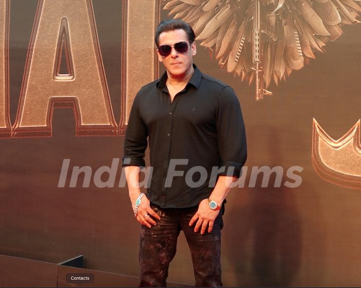 Salman Khan snapped at the trailer launch of Kisi Ka Bhai Kisi Ki Jaan