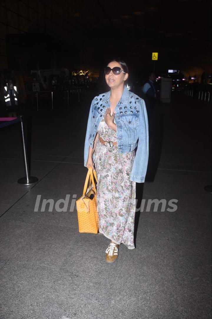 Gauri Khan snapped at the Mumbai airport 