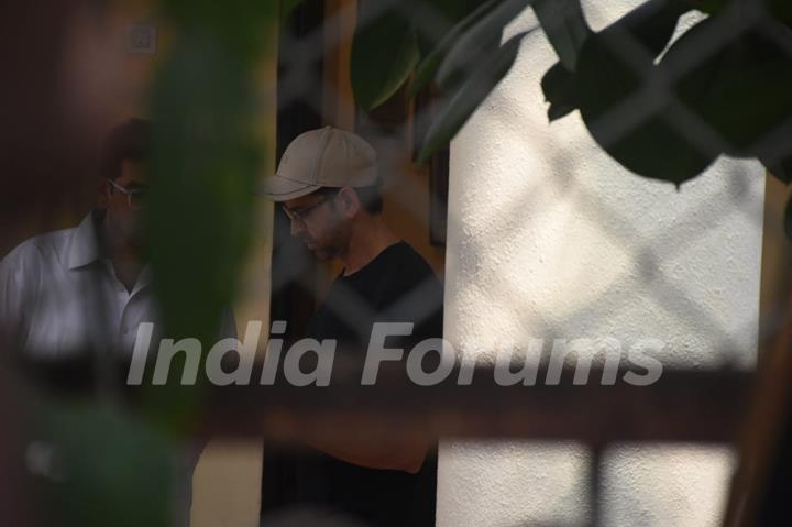 Hrithik Roshan  snapped at Aditya Chopra’s house to pay last respects to Pamela Chopra